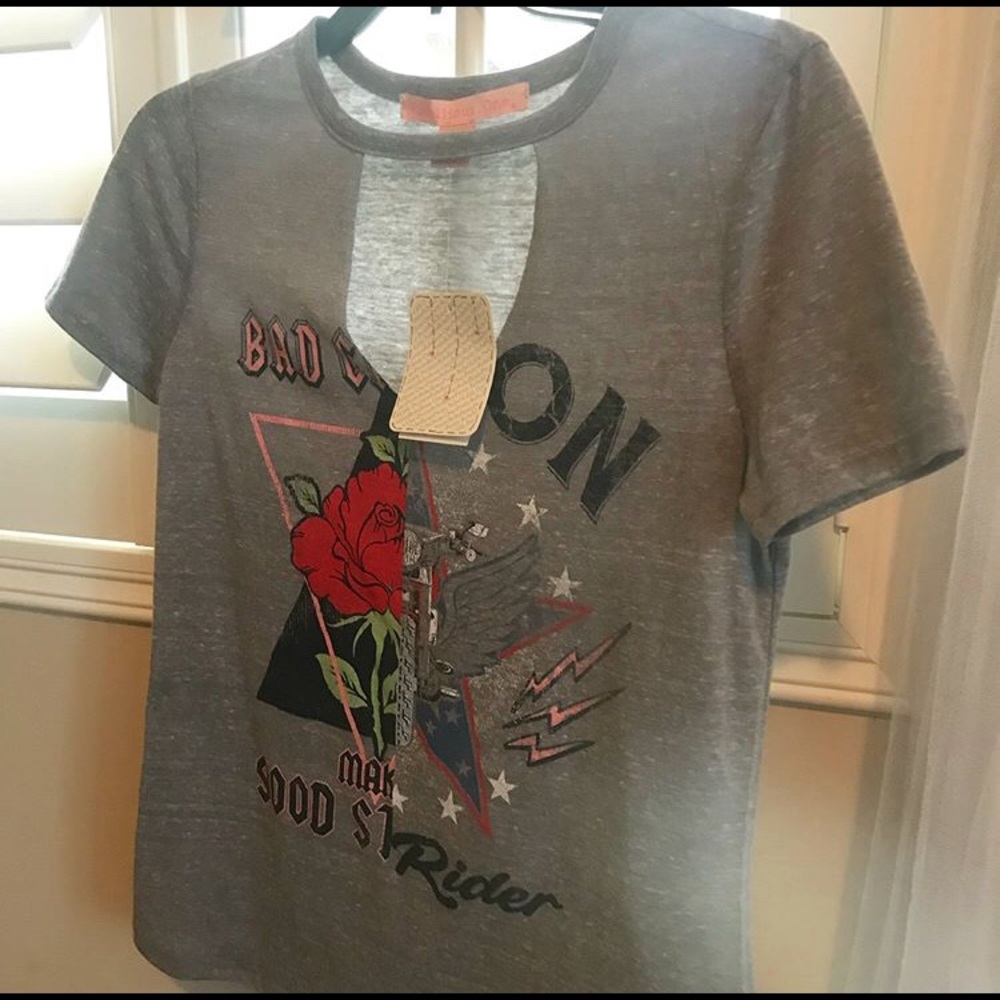 Key hole band tee